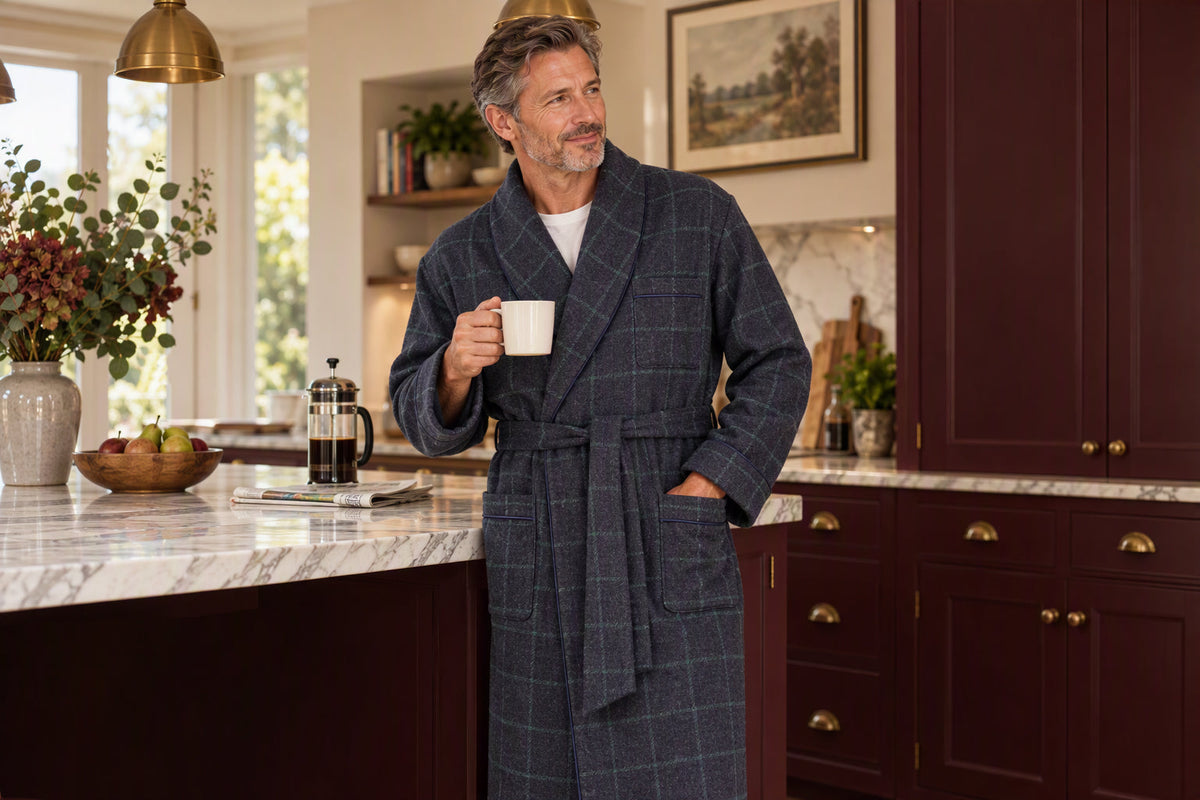 MEN'S GOWNS & ROBES