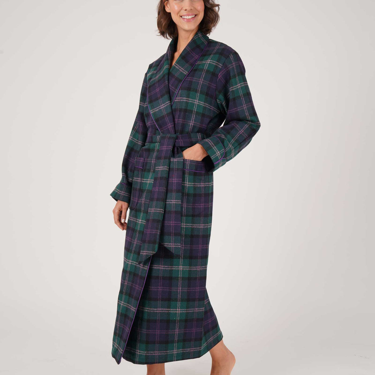 Women's Silk-Lined Wool Robe - Thistle Tartan – Bonsoir of London